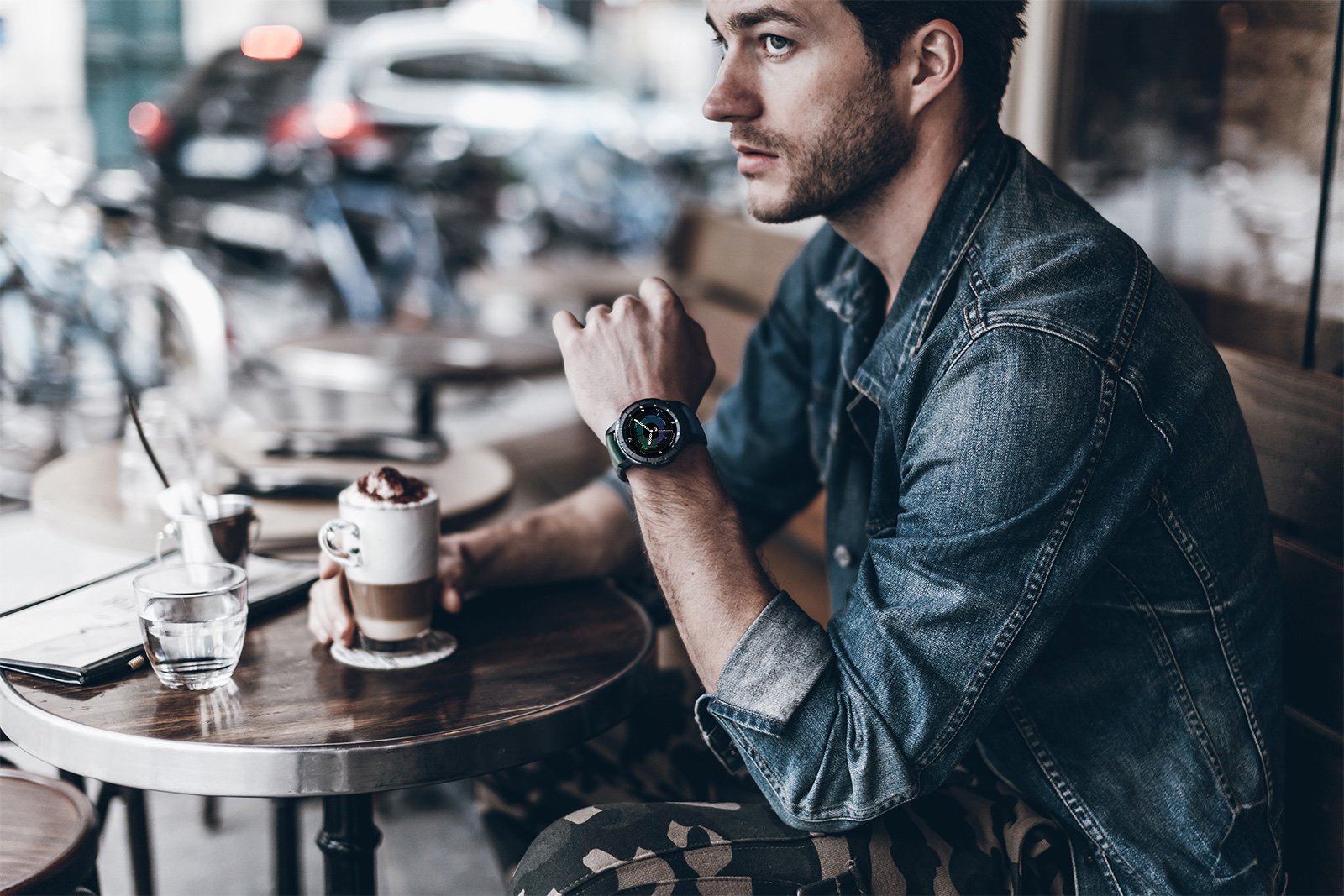 Samsung watch that outlet you can talk on