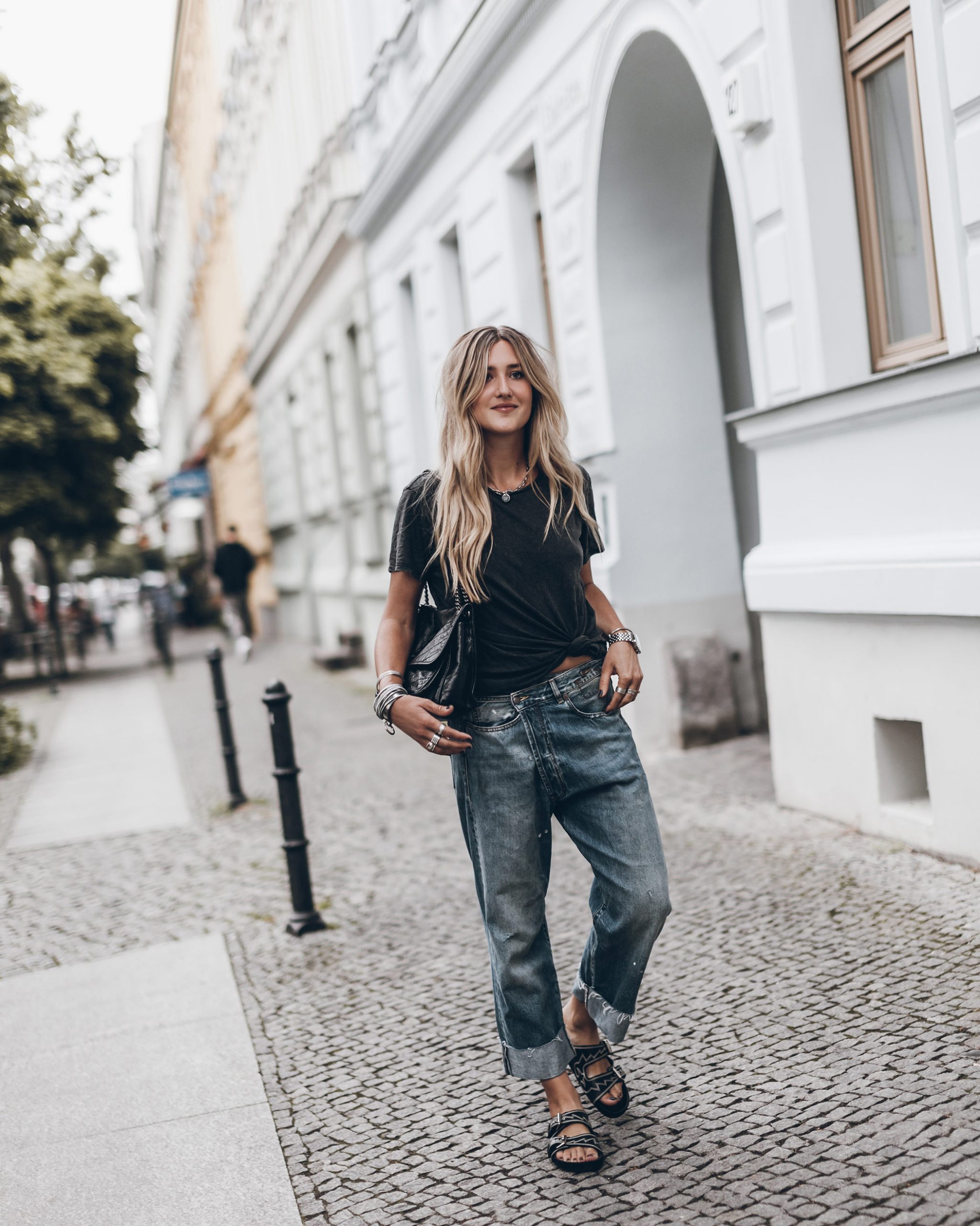 white tee, jeans, brown tote and white sandals - Putting Me Together